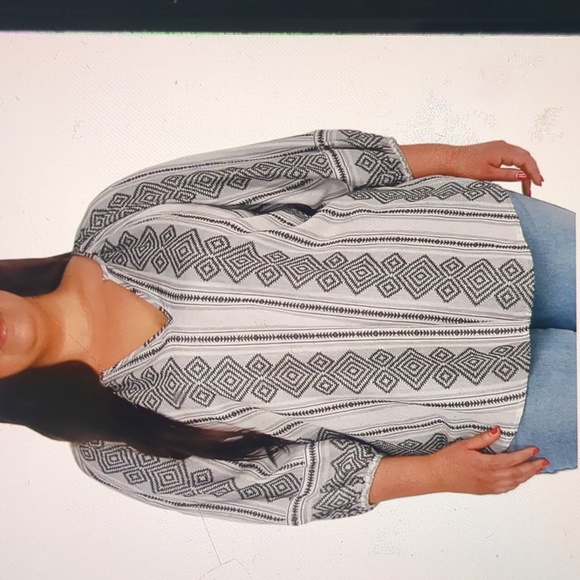 DEX* plus size 1x jacquard v neck top 3/4 sleeve slit sides - Picture 15 of 15